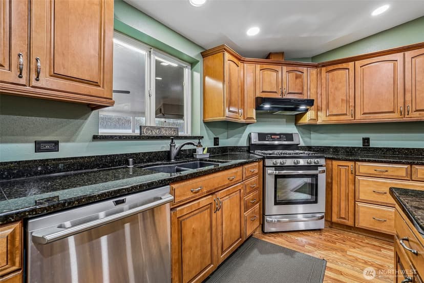 Property photo for 17229 SE Lake Moneysmith Road, Auburn photo 16