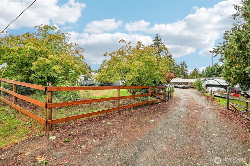 Property photo for 17229 SE Lake Moneysmith Road, Auburn photo 39