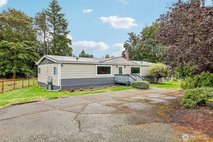 Property photo for 17229 SE Lake Moneysmith Road, Auburn photo 4