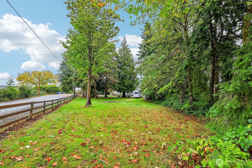 Property photo for 17229 SE Lake Moneysmith Road, Auburn photo 38