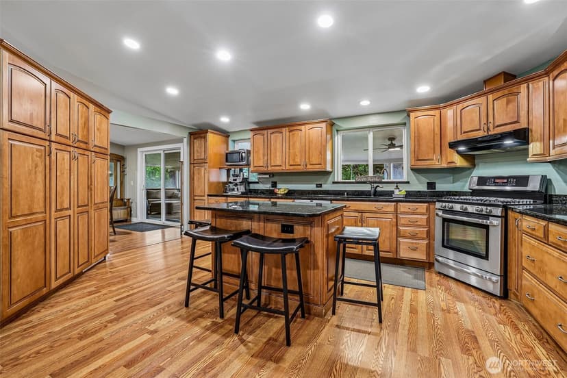 Property photo for 17229 SE Lake Moneysmith Road, Auburn photo 15