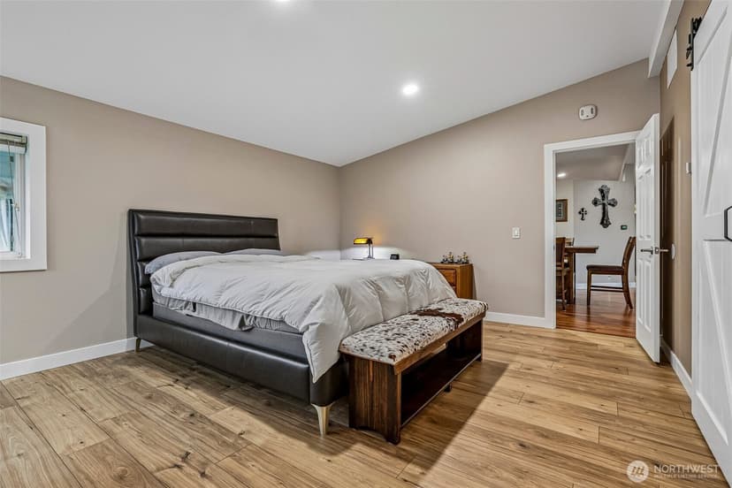 Property photo for 17229 SE Lake Moneysmith Road, Auburn photo 18