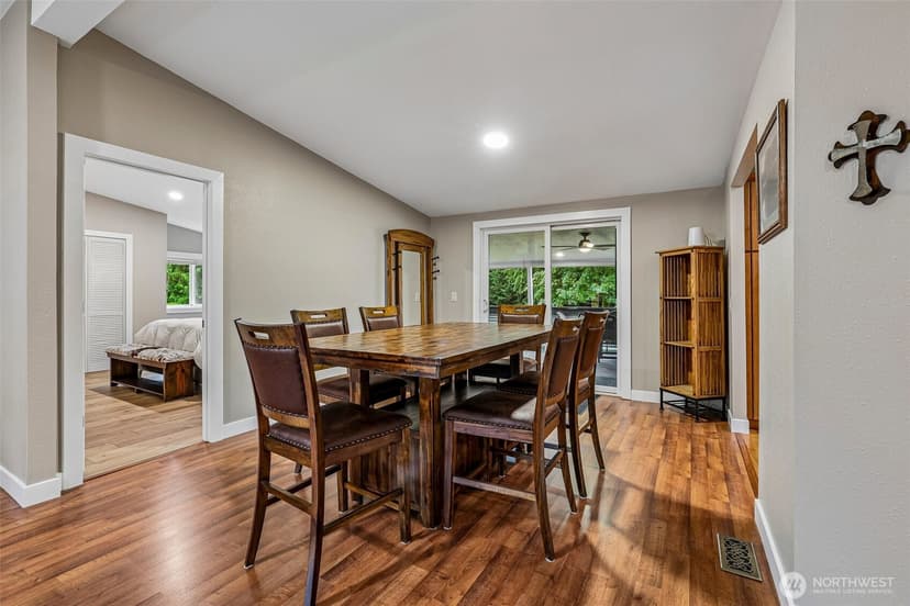 Property photo for 17229 SE Lake Moneysmith Road, Auburn photo 11
