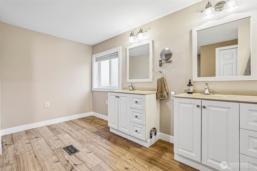 Property photo for 17229 SE Lake Moneysmith Road, Auburn photo 19