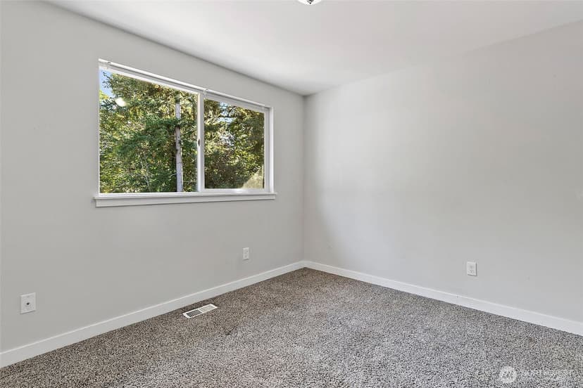 Property photo for 16012 133rd Place SE, Renton photo 14