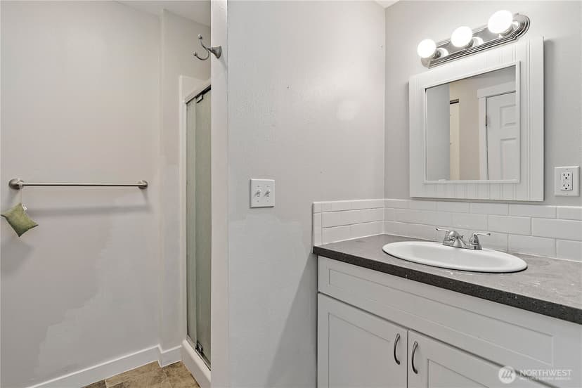 Property photo for 16012 133rd Place SE, Renton photo 20