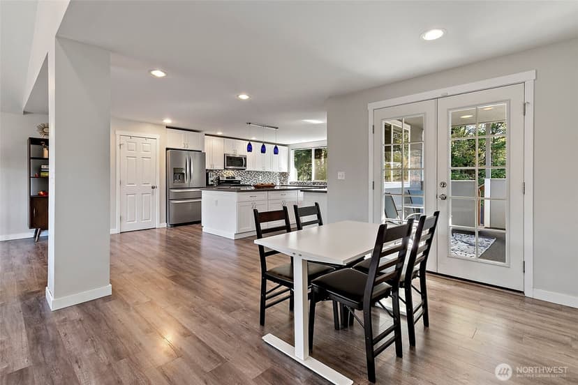 Property photo for 16012 133rd Place SE, Renton photo 9