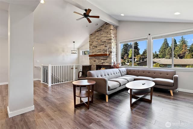 Property photo for 16012 133rd Place SE, Renton photo 2