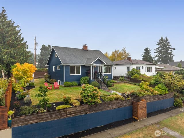 Property photo for 12242 Palatine Avenue N, Seattle photo 3