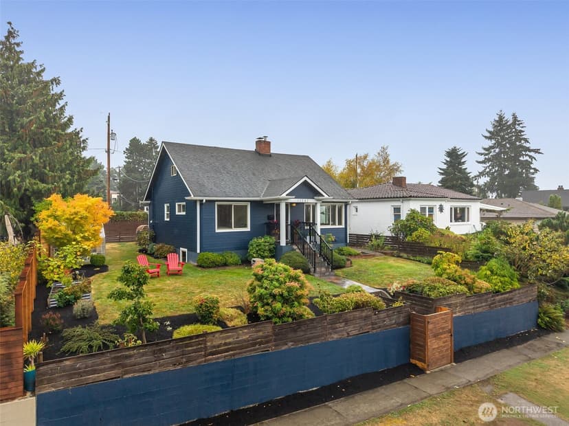 Property photo for 12242 Palatine Avenue N, Seattle photo 3