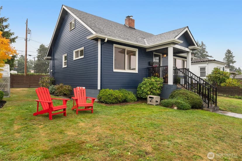 Property photo for 12242 Palatine Avenue N, Seattle photo 4