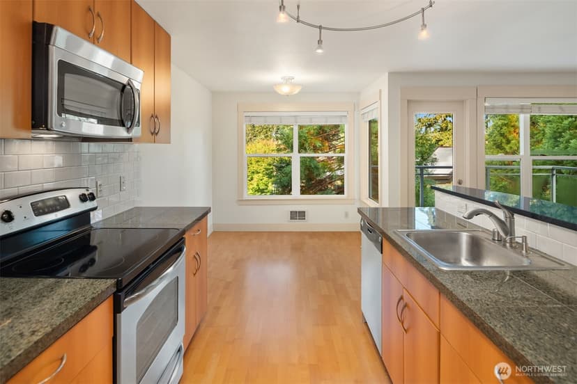 Property photo for 22910 90th Avenue W #D303, Edmonds photo 13