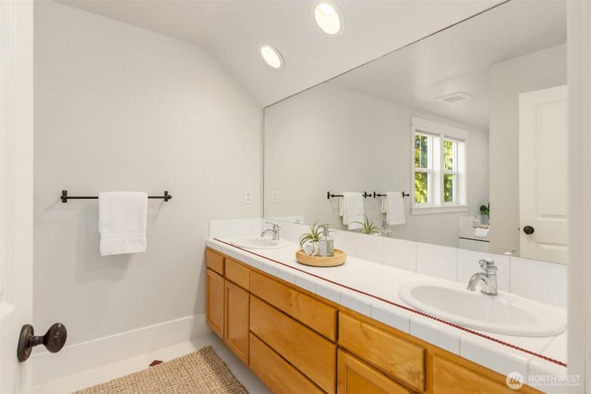 Property photo for 9536 NE North Town Loop, Bainbridge Island photo 25