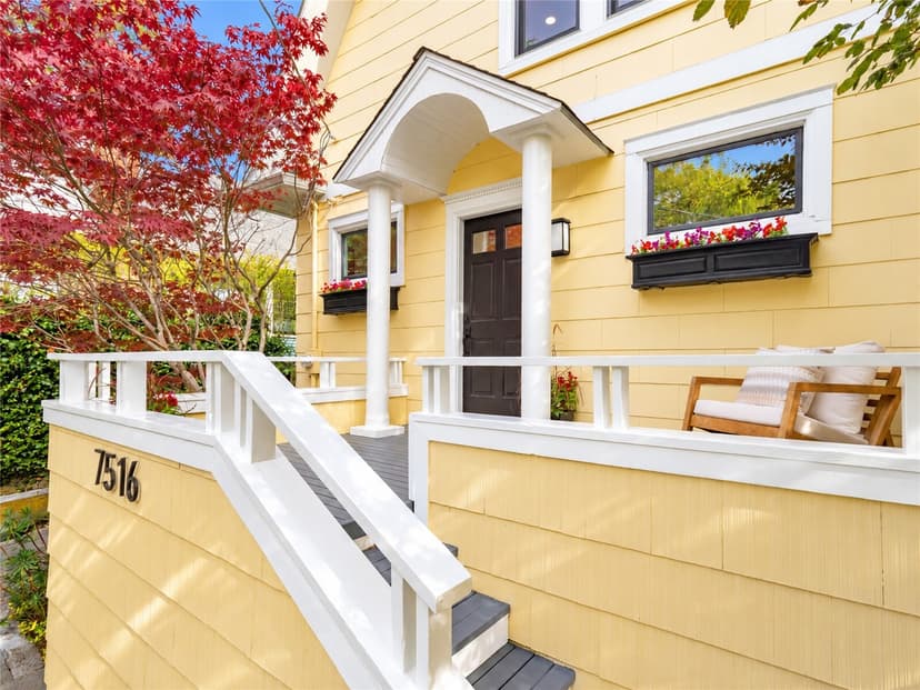 Property photo for 7516 Sunnyside Avenue N, Seattle photo 2