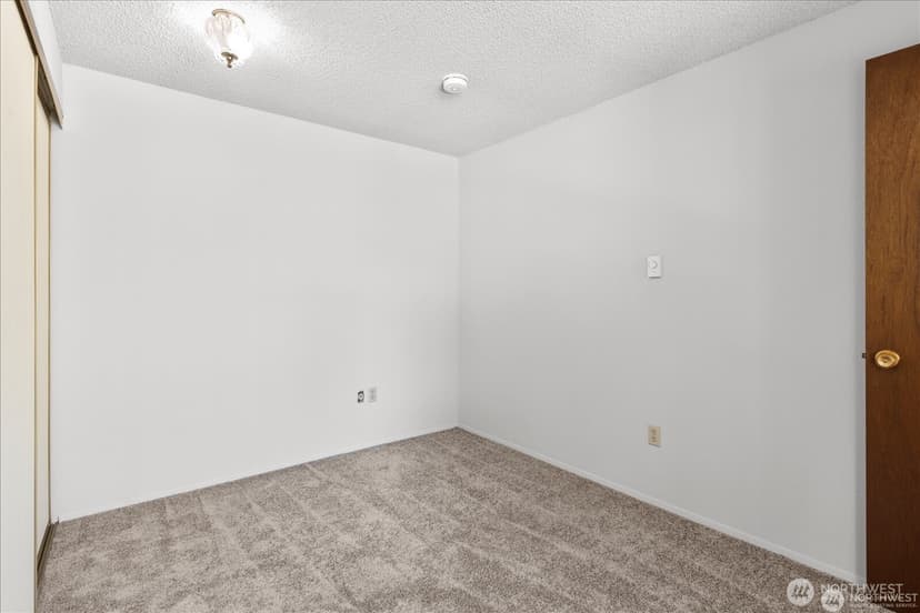 Property photo for 15914 3rd Place SW #C, Burien photo 21