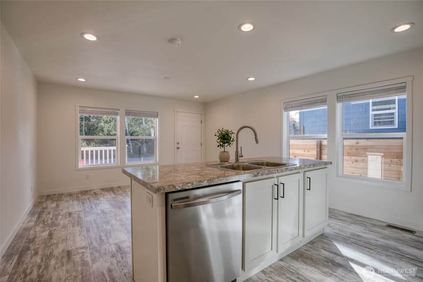 Property photo for 627 -A Sunset Avenue NE, Ocean Shores photo 11