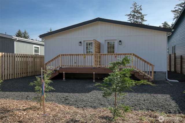 Property photo for 627 -A Sunset Avenue NE, Ocean Shores photo 3