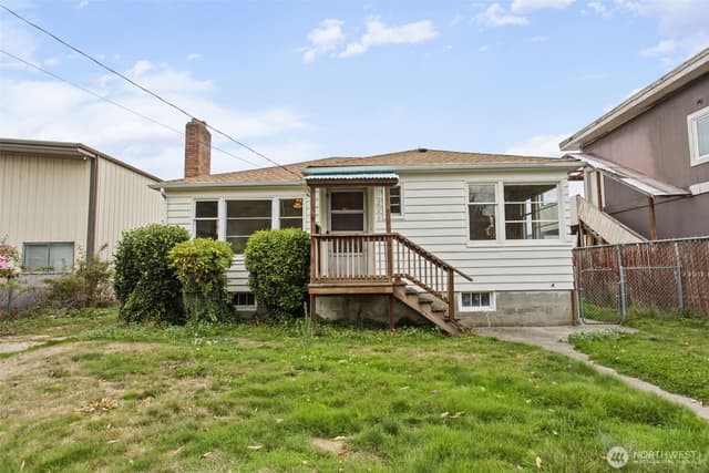 Property photo for 220 S Tobin Street, Renton photo 2