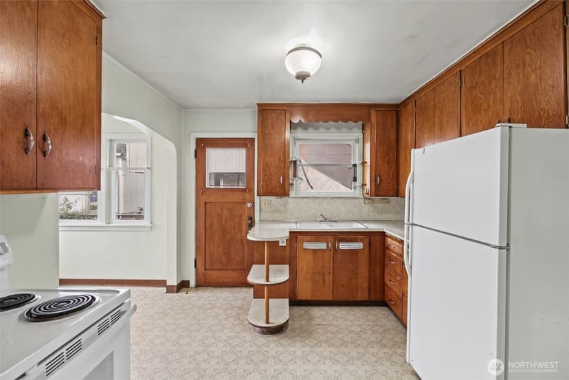 Property photo for 220 S Tobin Street, Renton photo 15