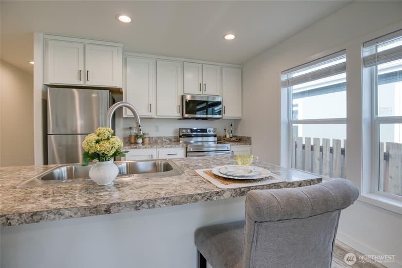 Property photo for 627 -B Sunset Avenue NE, Ocean Shores photo 6