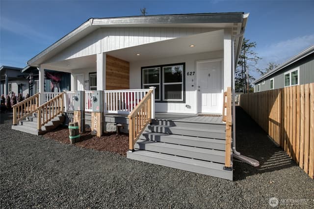 Property photo for 627 -B Sunset Avenue NE, Ocean Shores photo 2