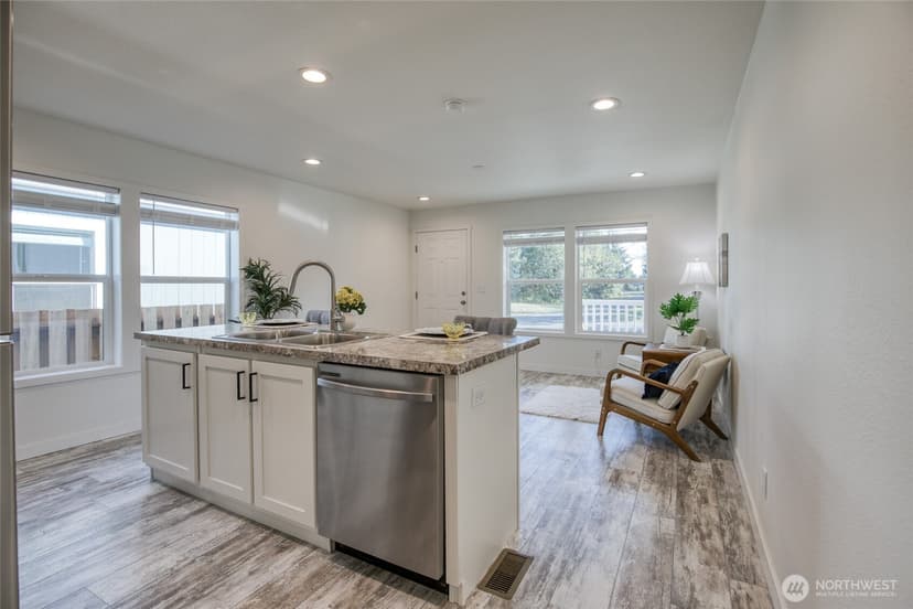 Property photo for 627 -B Sunset Avenue NE, Ocean Shores photo 11