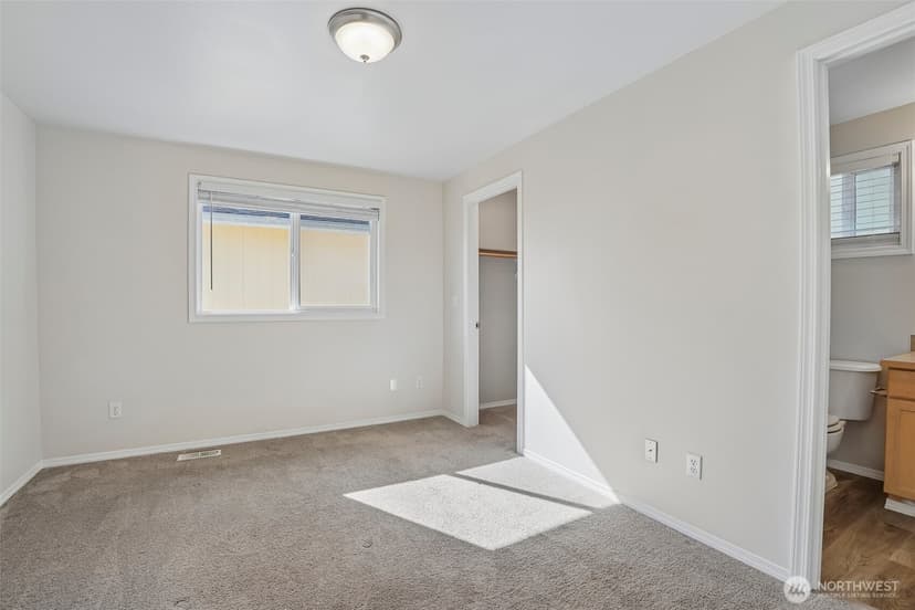Property photo for 10512 56th Drive NE, Marysville photo 15