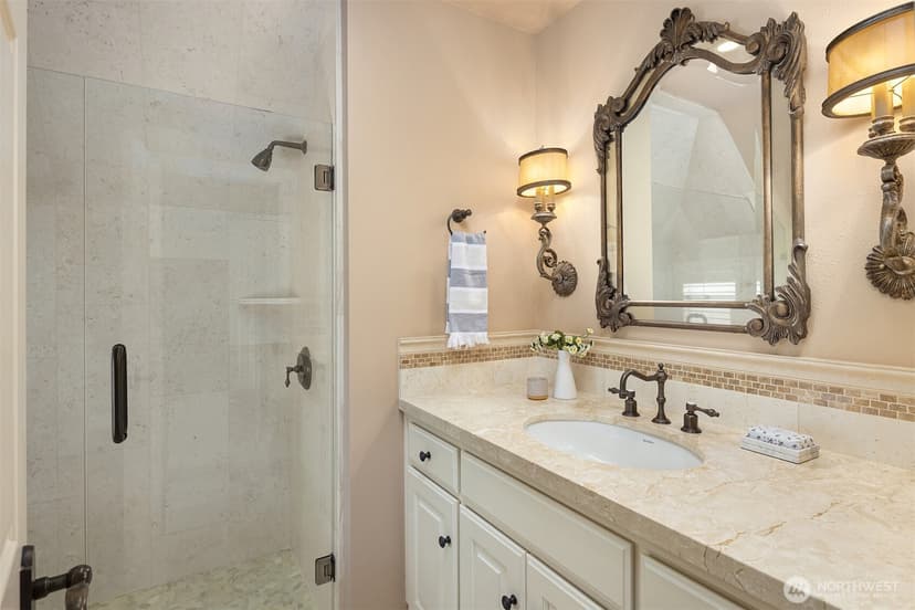 Property photo for 20450 NE 71st Street, Redmond photo 31