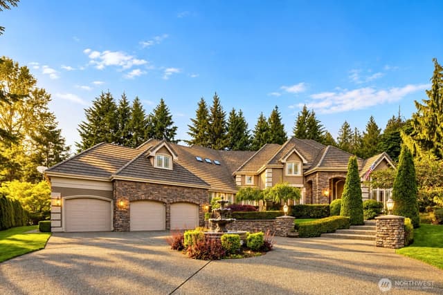 Property photo for 20450 NE 71st Street, Redmond