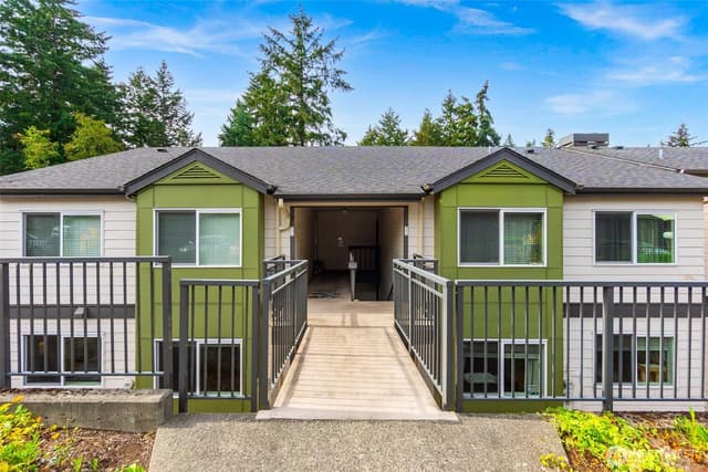 Property photo for 31500 33rd Place SW #J101, Federal Way photo 2