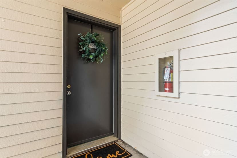 Property photo for 31500 33rd Place SW #J101, Federal Way photo 3