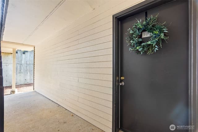 Property photo for 31500 33rd Place SW #J101, Federal Way photo 4