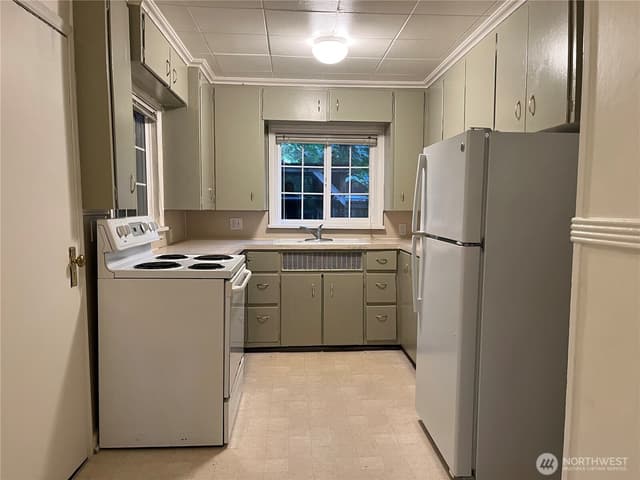 Property photo for 2727 NE 92nd Street #b, Seattle photo 2