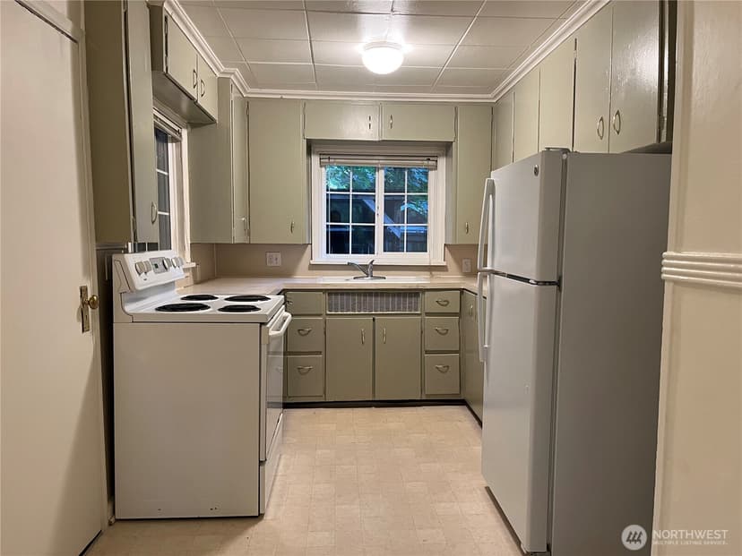 Property photo for 2727 NE 92nd Street #b, Seattle photo 2