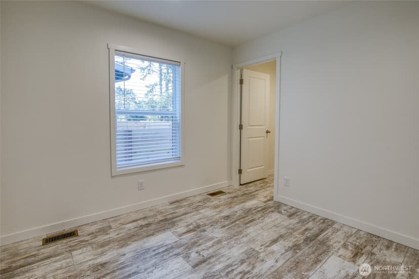 Property photo for 627 -C Sunset Avenue NE, Ocean Shores photo 18