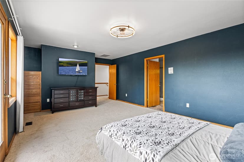 Property photo for 25219 43rd Place S, Kent photo 18