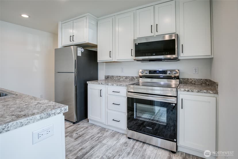 Property photo for 627 -D Sunset Avenue NE, Ocean Shores photo 9
