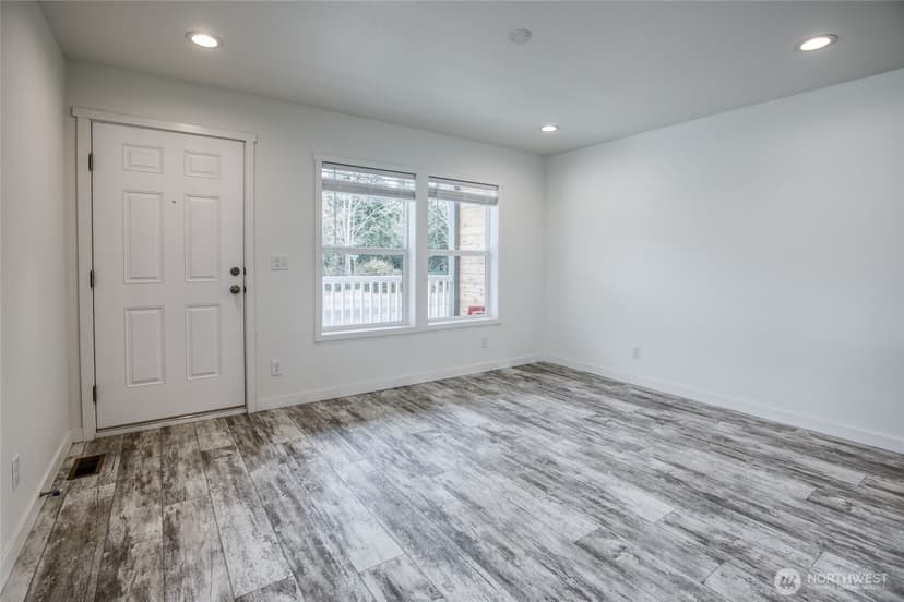 Property photo for 627 -D Sunset Avenue NE, Ocean Shores photo 10