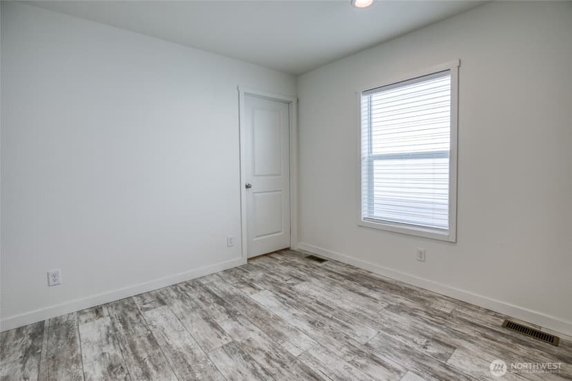 Property photo for 627 -D Sunset Avenue NE, Ocean Shores photo 18