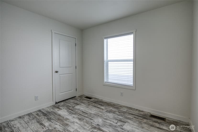 Property photo for 627 -D Sunset Avenue NE, Ocean Shores photo 17