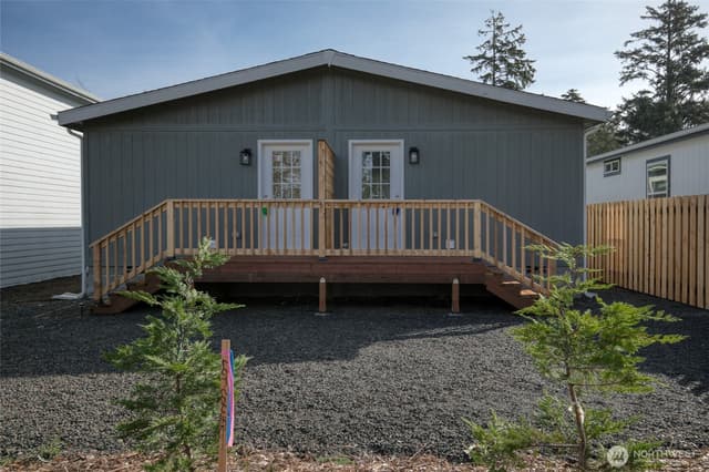 Property photo for 627 -D Sunset Avenue NE, Ocean Shores photo 3