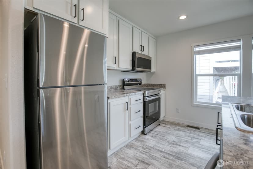 Property photo for 627 -D Sunset Avenue NE, Ocean Shores photo 14