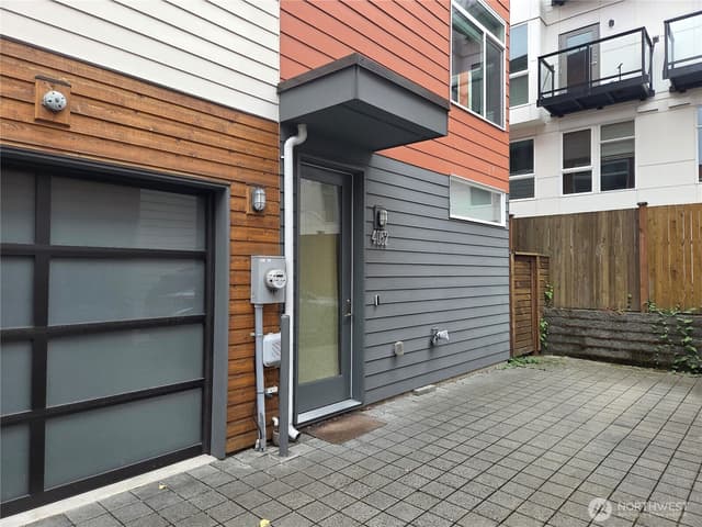 Property photo for 4052 Martin Luther King Jr Way S, Seattle photo 2