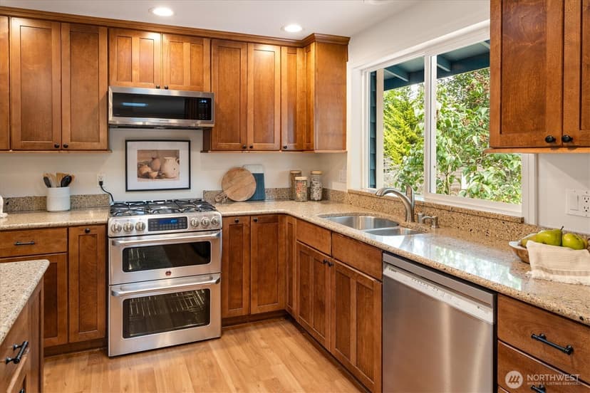 Property photo for 17417 71st Avenue W, Edmonds photo 9