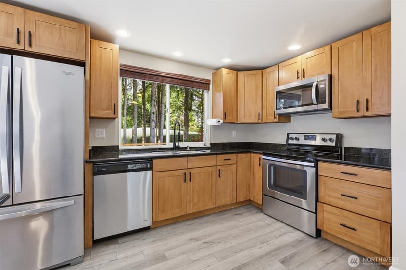 Property photo for 5456 Pineridge Drive NE, Bremerton photo 10