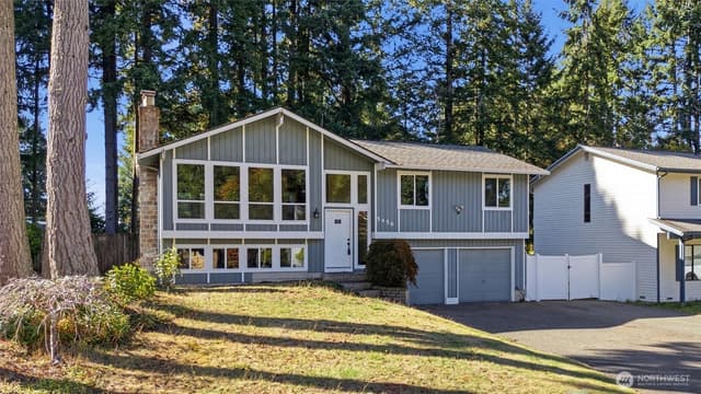 Property photo for 5456 Pineridge Drive NE, Bremerton photo 2