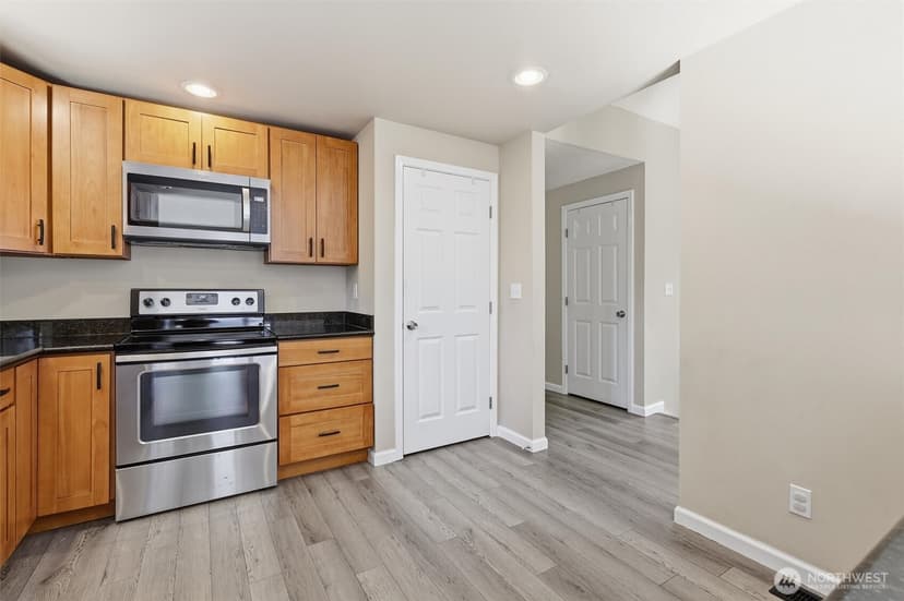 Property photo for 5456 Pineridge Drive NE, Bremerton photo 11