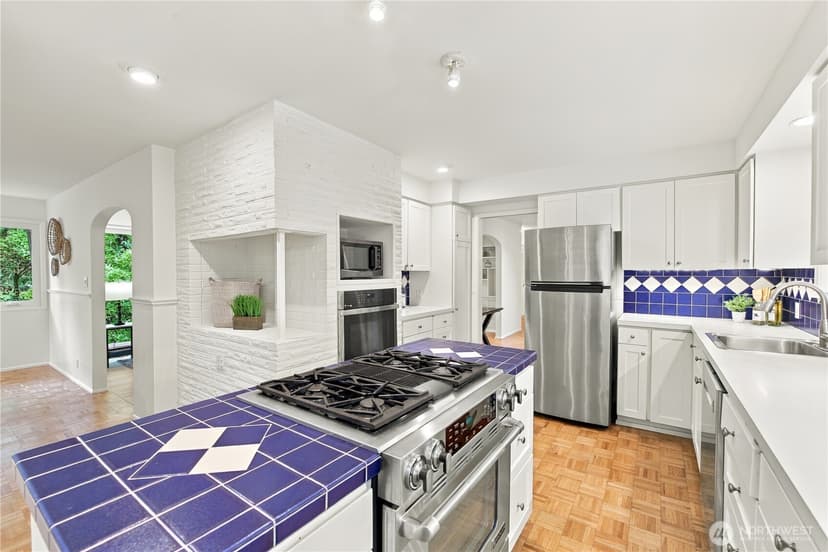 Property photo for 8515 27th Avenue NE, Seattle photo 13
