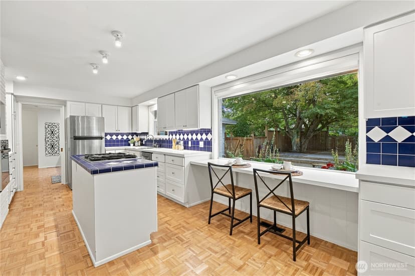 Property photo for 8515 27th Avenue NE, Seattle photo 10
