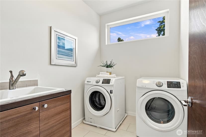 Property photo for 13768 Wayne Place N, Seattle photo 25